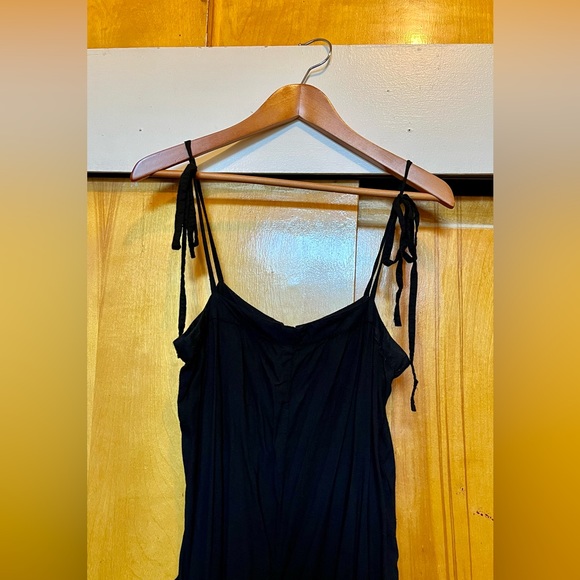 ASOS black capri jumpsuit with pockets, size 8. - Picture 2 of 3